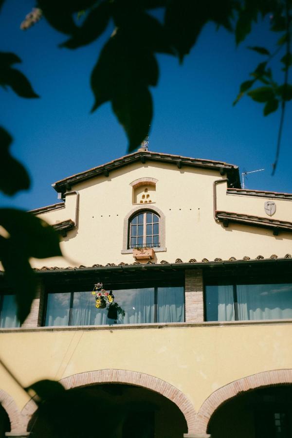 Fattoria Degli Usignoli Guest House San Donato in Fronzano ภายนอก รูปภาพ