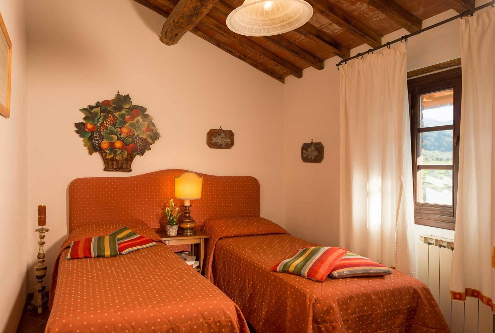 Fattoria Degli Usignoli Guest House San Donato in Fronzano ภายนอก รูปภาพ